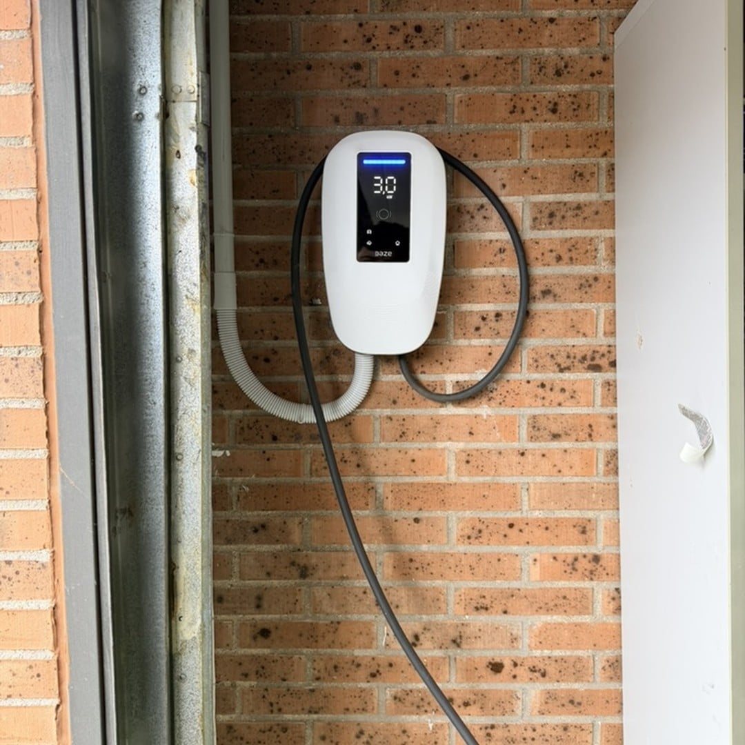 Wallbox Daze instalado en exterior de vivienda unifamiliar