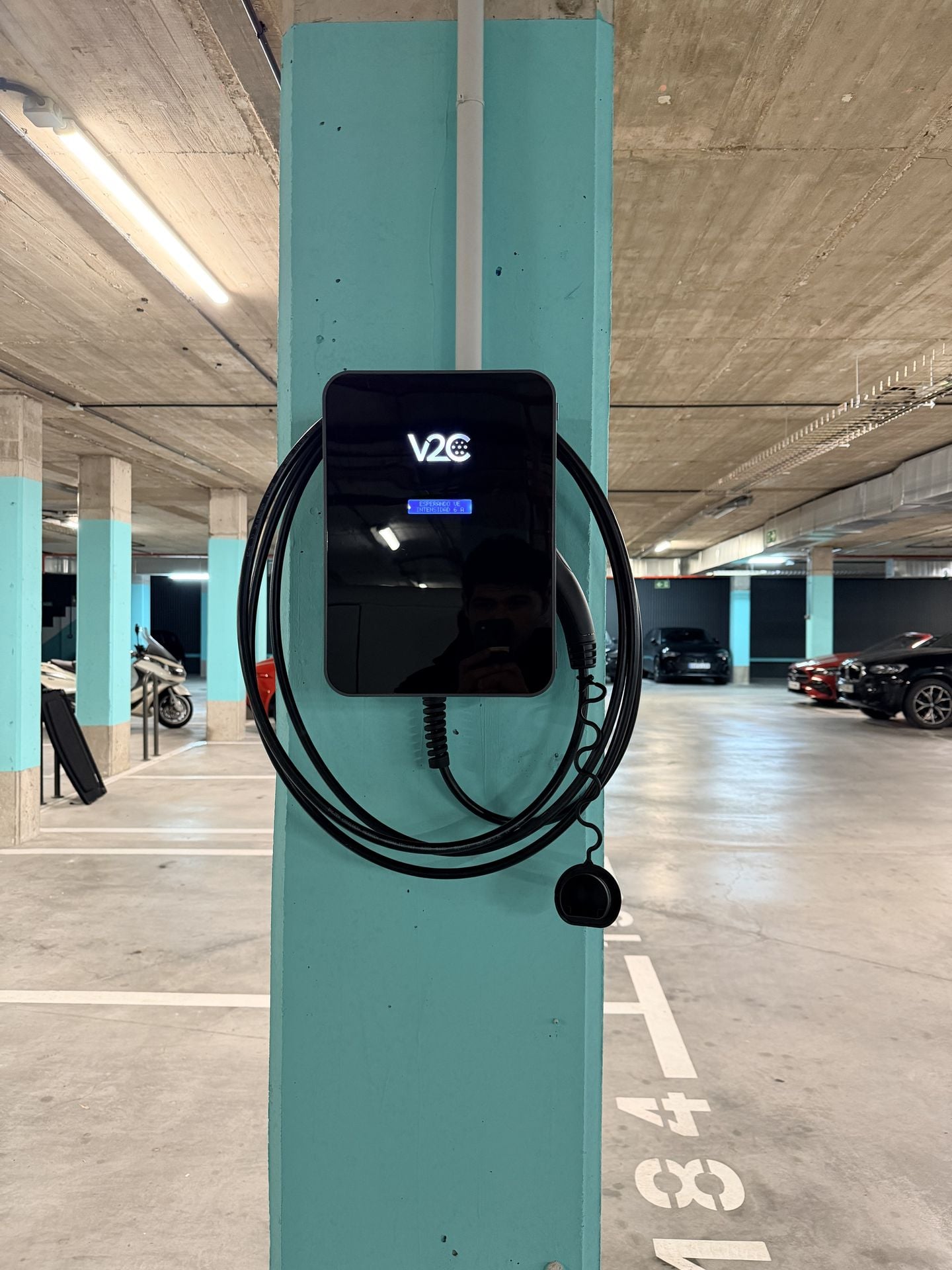 Proyecto IRVE en parking subterráneo con wallbox V2C